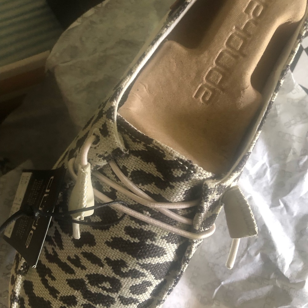 Brand new Hey Dudes leopard